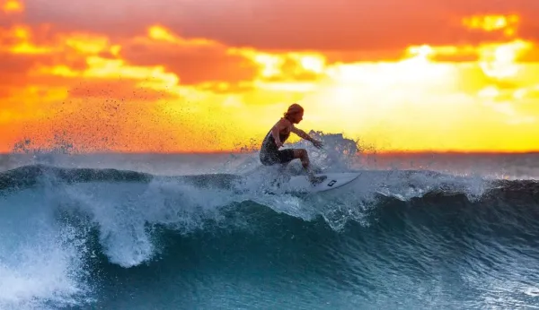 img of A História do Surf: Das Origens Polinésias ao Fenômeno Global